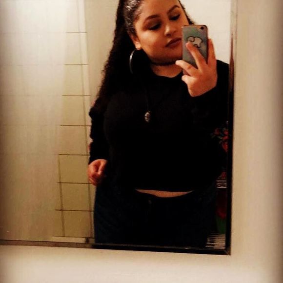 Meet your Posher, Ana - Picture 1 of 1